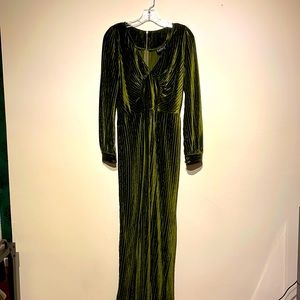 Floor length velvet dress, only worn once and in excellent condition!
